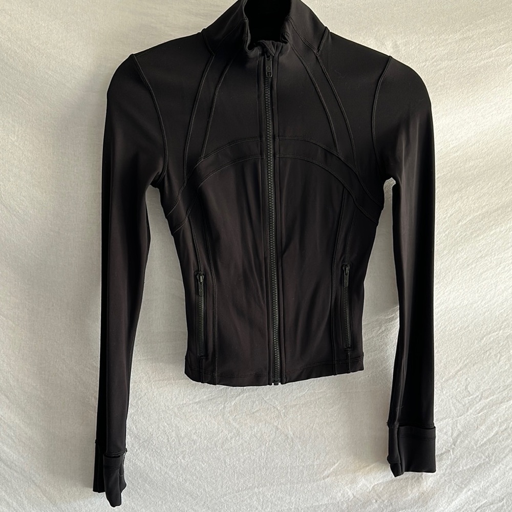 Lululemon Black Jacket Sleek Fitted Design